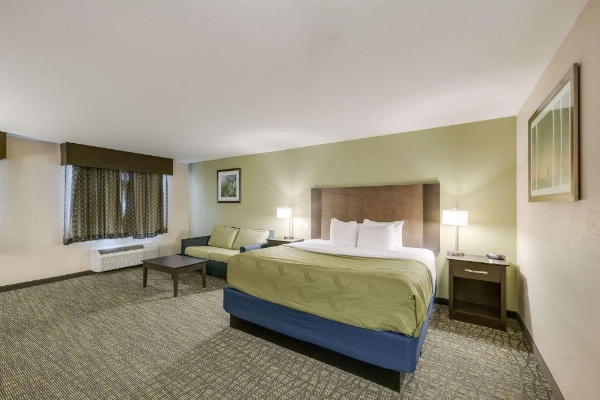 Quality Inn & Suites image 20